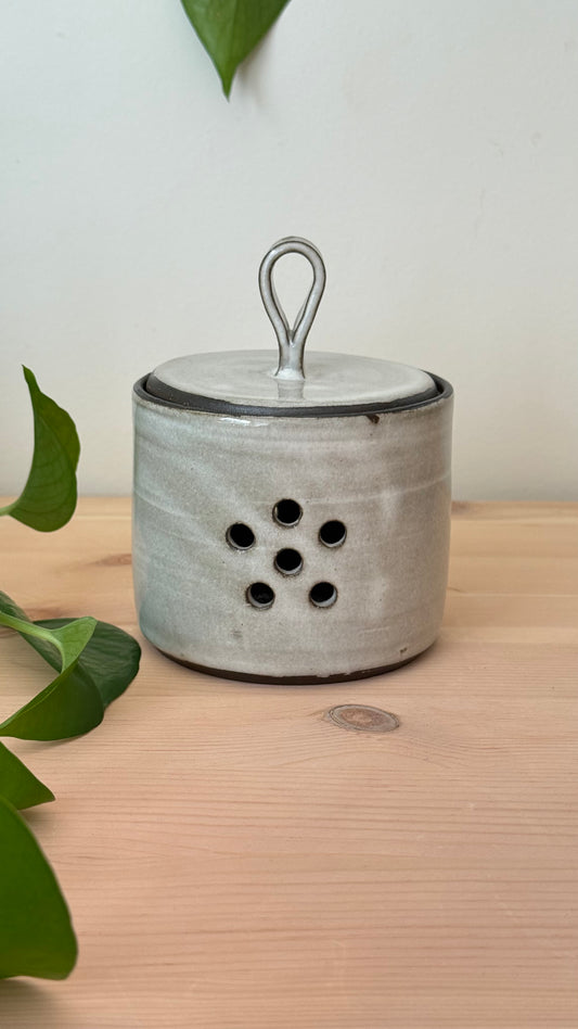 Garlic Keeper (White colour)