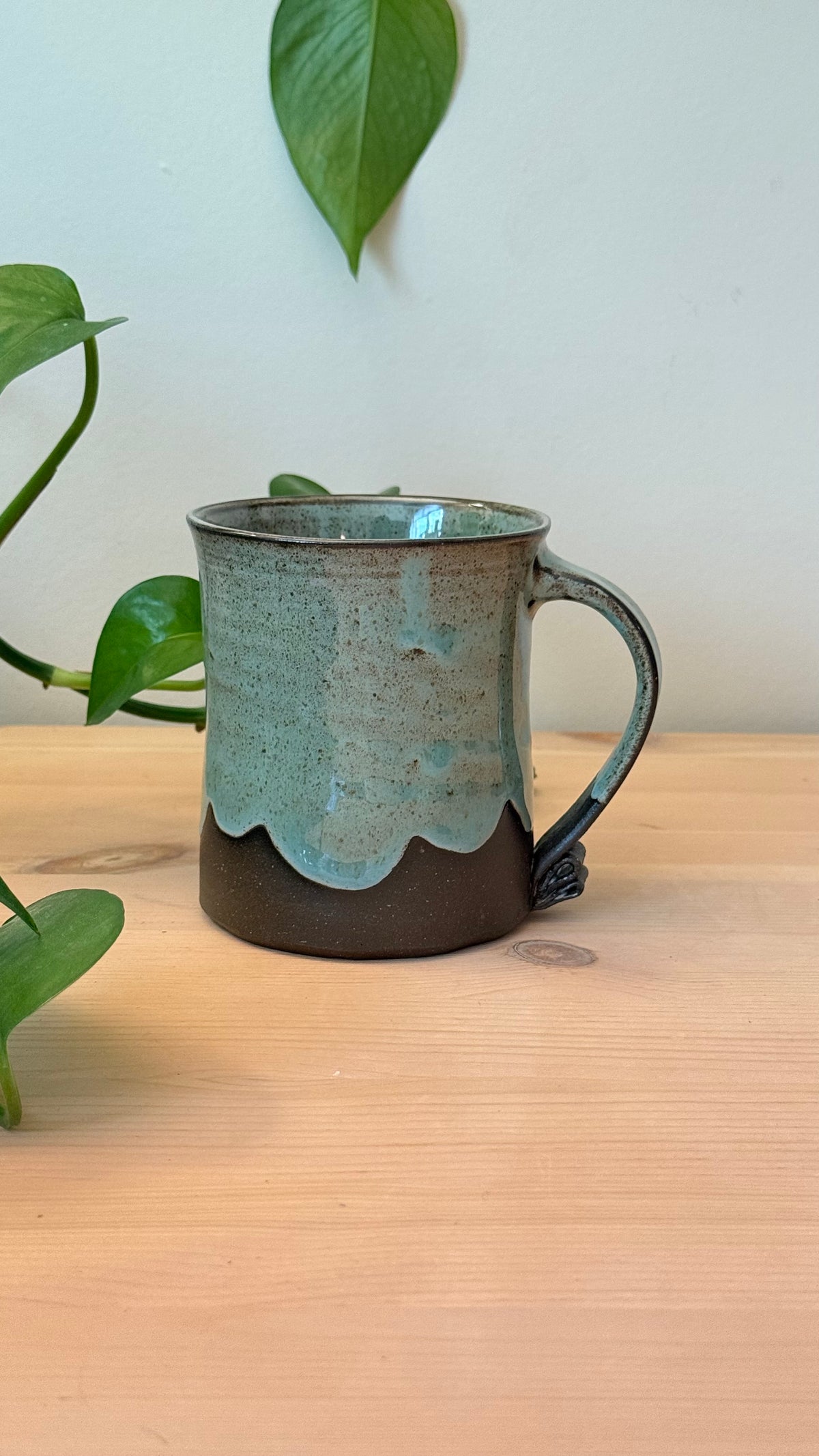 Scalloped Motif Mug