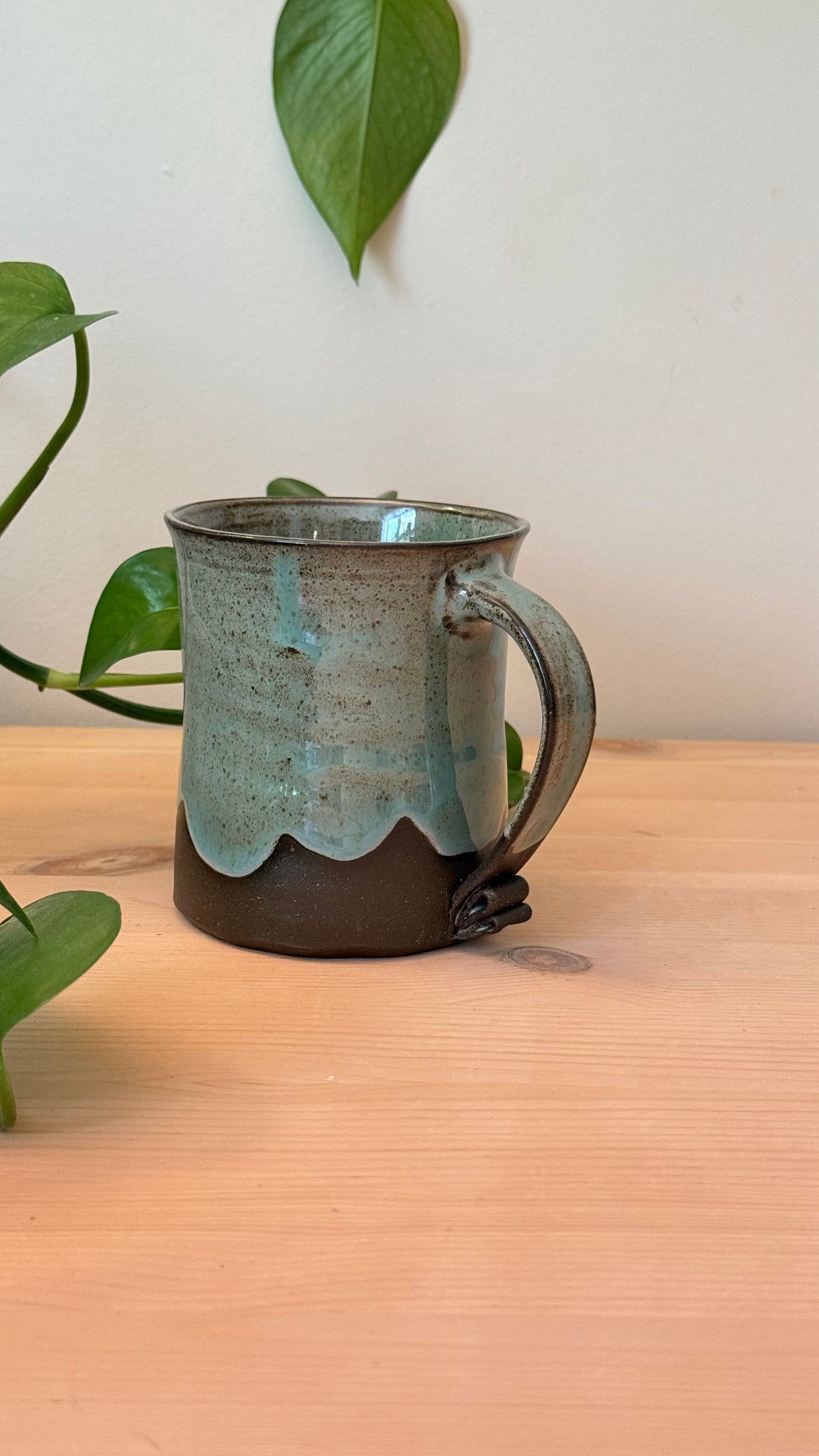 Scalloped Motif Mug
