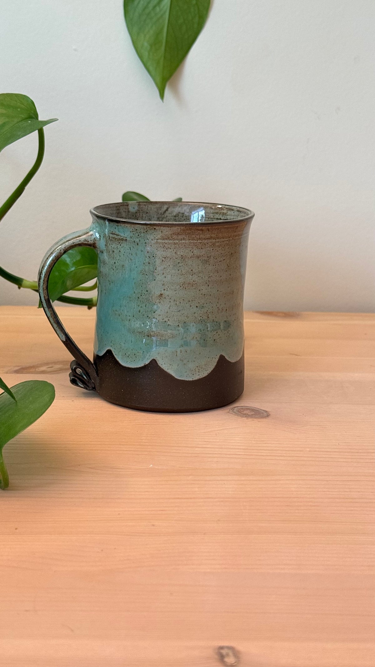 Scalloped Motif Mug
