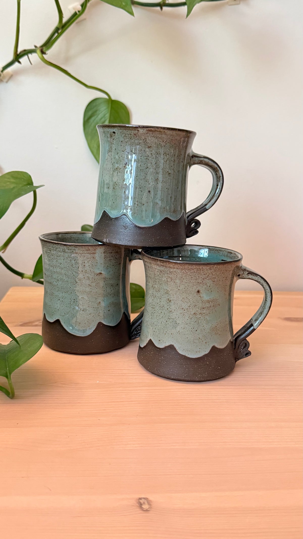Scalloped Motif Mug